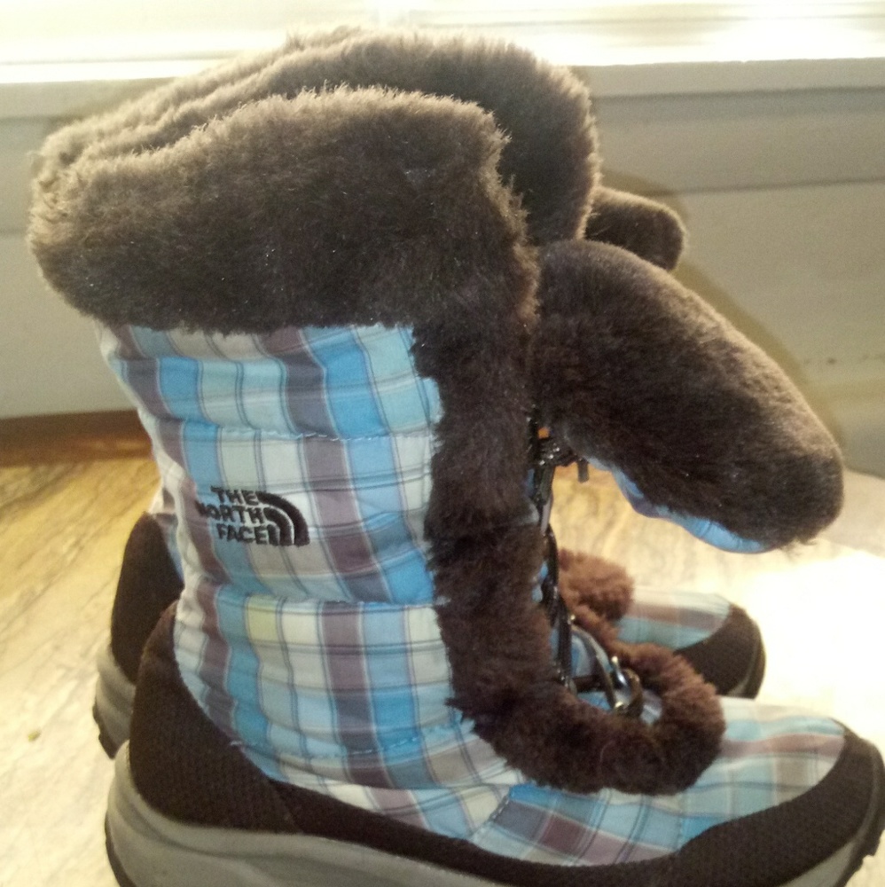 Big Girls snow boots size 3